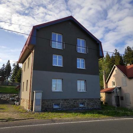 Apartman Raketa Pernink Exteriör bild
