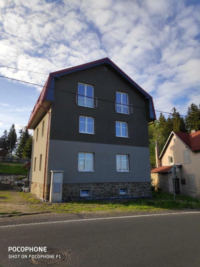 Apartman Raketa Pernink Exteriör bild